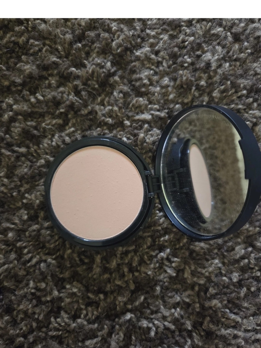 bareMinerals Pressed Setting Powder Compact in Light Pink Beige